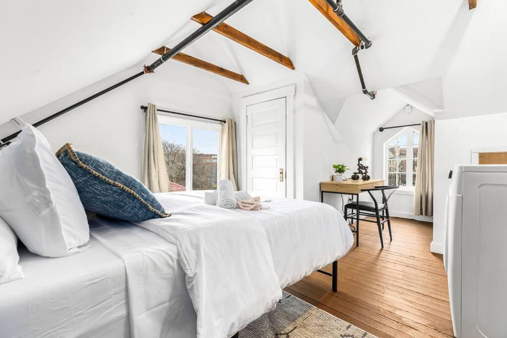 Stately Apartment